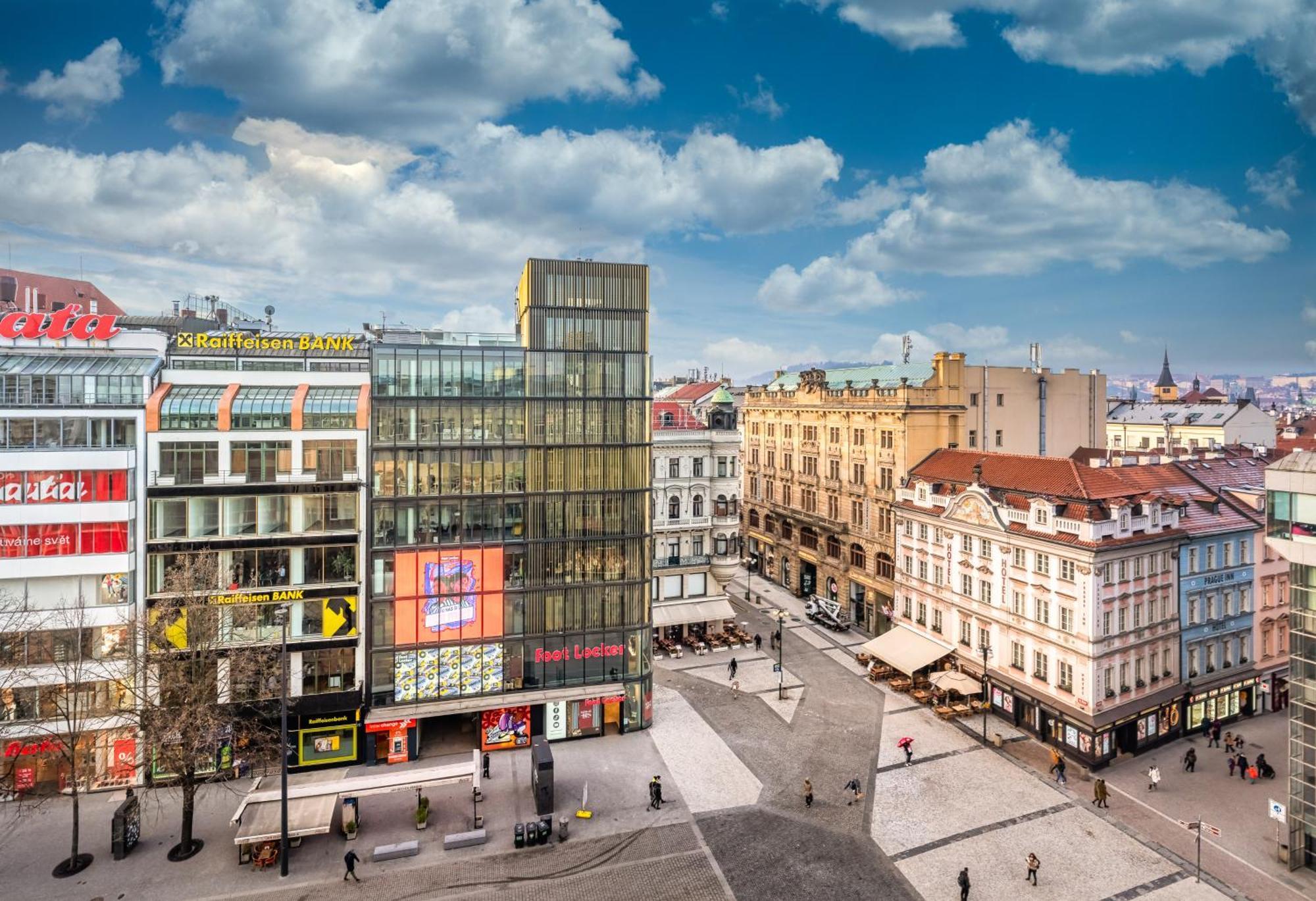 Crown Palace Apartments By Adrez Prague Exterior photo